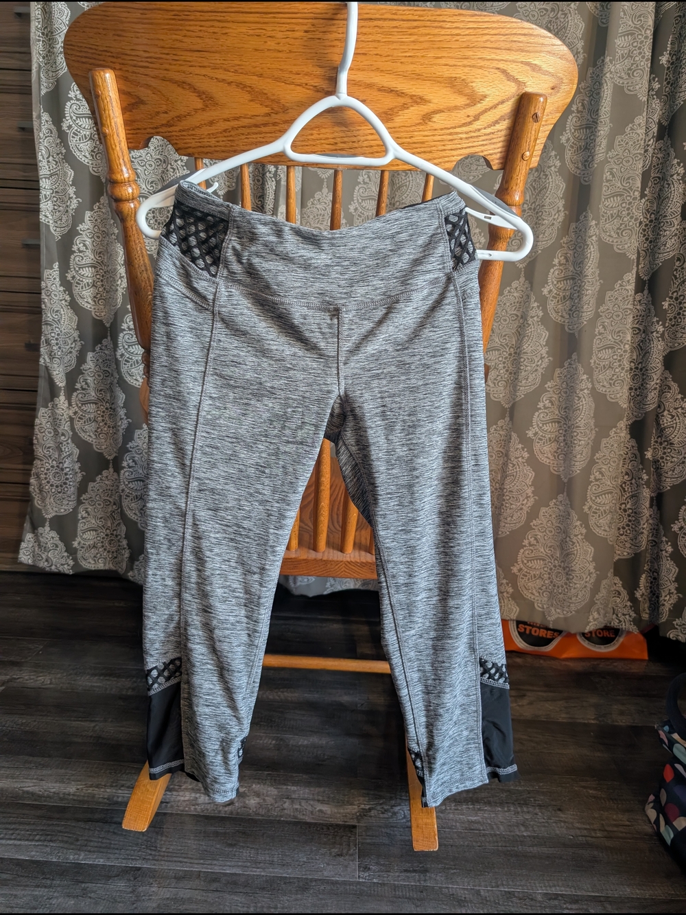 Active USA Gray Heather Performance Capri Leggings